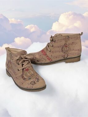 Goby Dogo musical boots Vegan Size 10.5